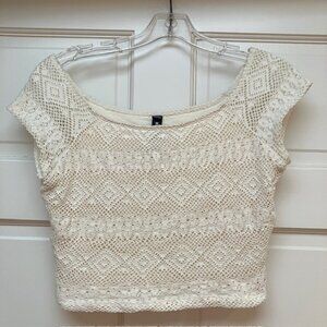 Design Lab cream colored short sleeve crop top M